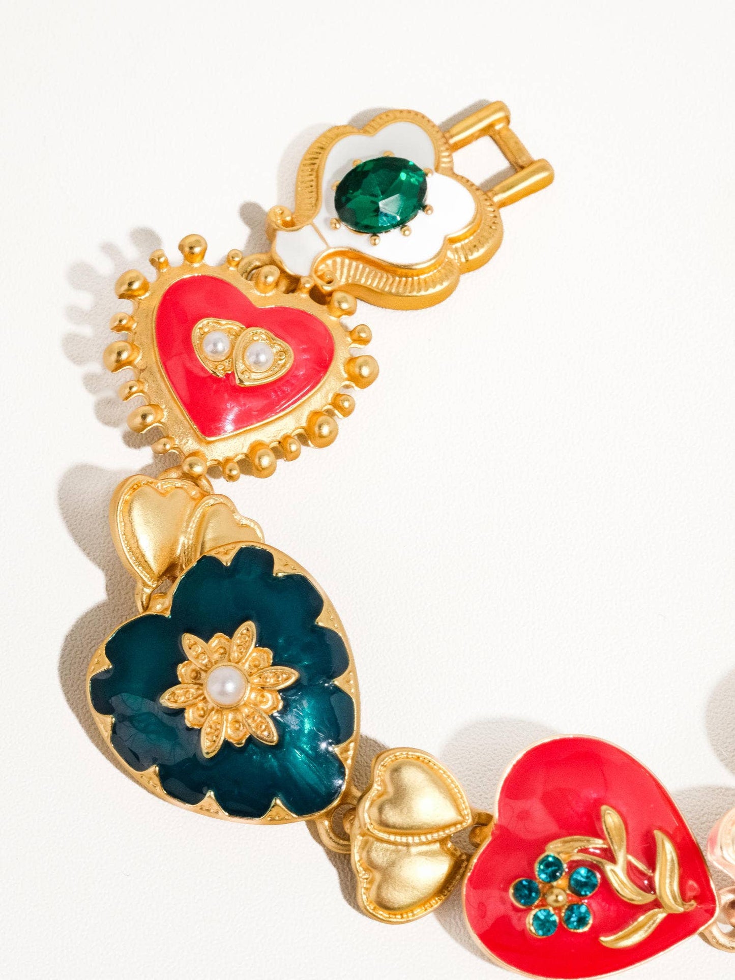Pulsera Elysian de oro de 18 quilates con diseño bohemio barroco y corazón