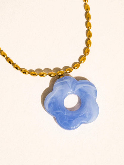 Collar con colgante floral de verano